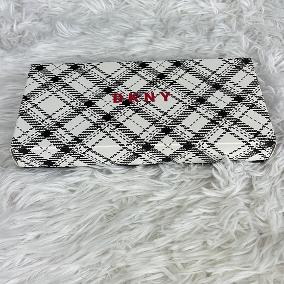 DKNY ~ Phoenix Flap Wallet ~ Bright Red ~ NWT! - Picture 10 of 11